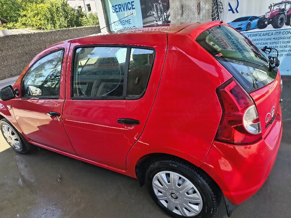 Dacia Sandero 2011