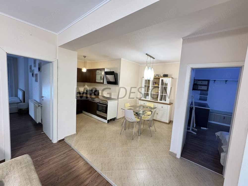 3 camere zona Complex Studentesc etaj 1  CENTRALA PROPRIE, curte