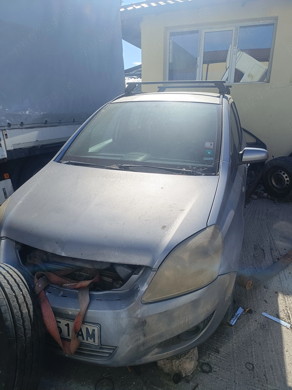 Dezmembrez Opel Zafira 