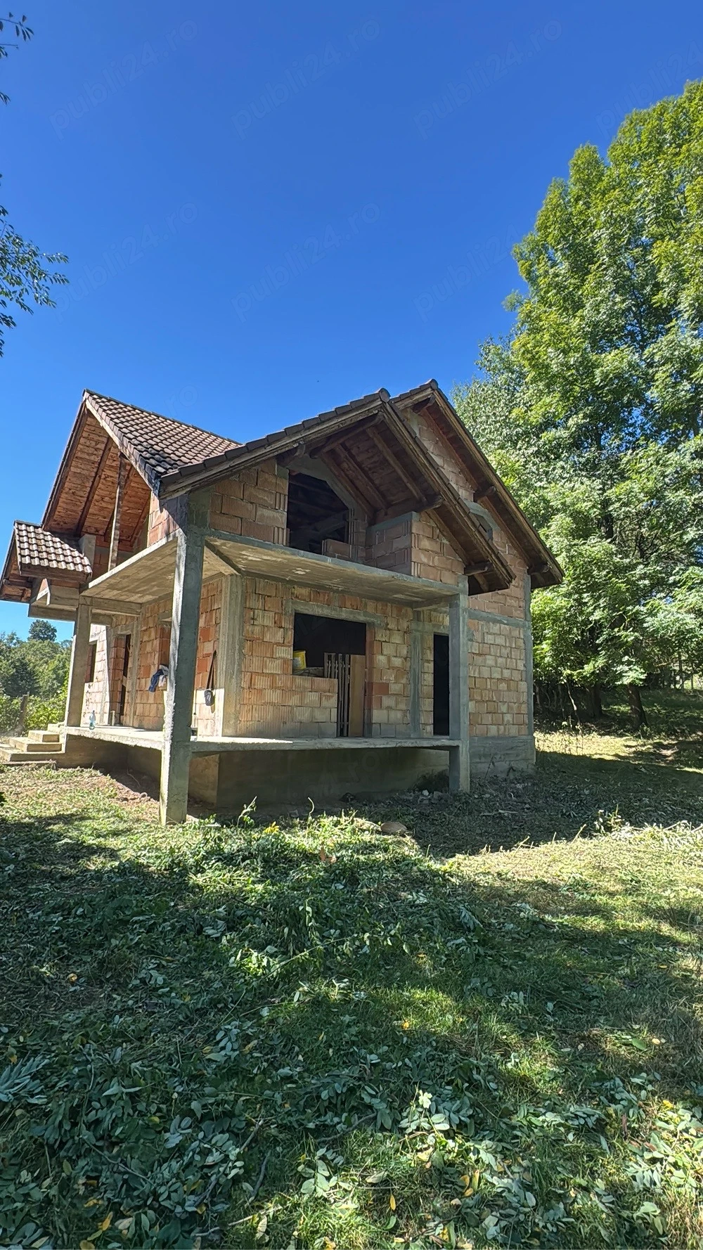    Casă de vânzare la roșu