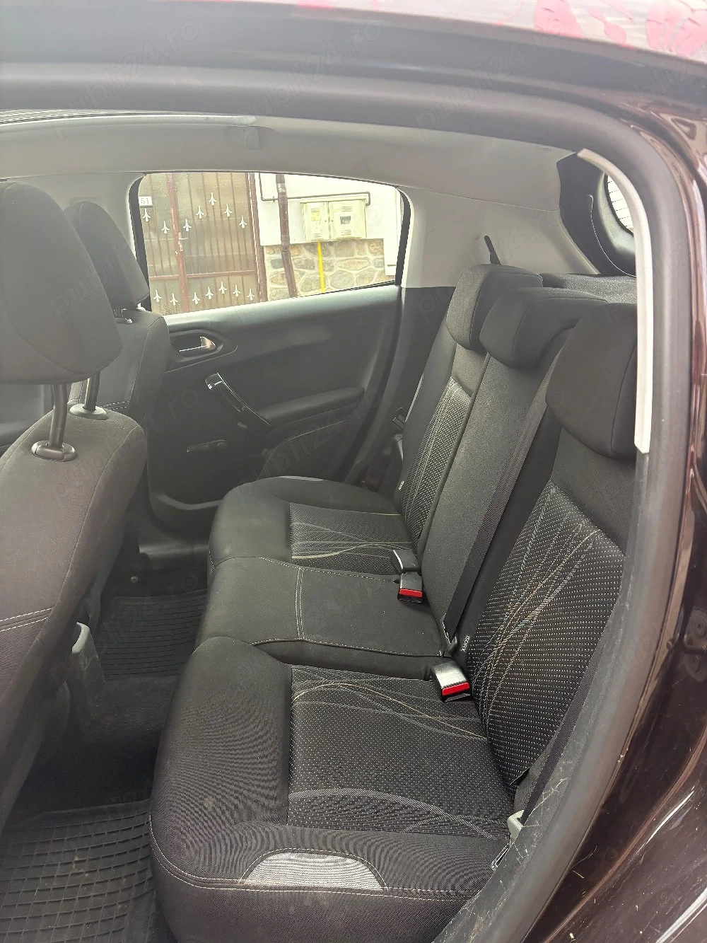 Vând Peugeot 208, motor de 1.2, 82 cp, an fabricație 2013
