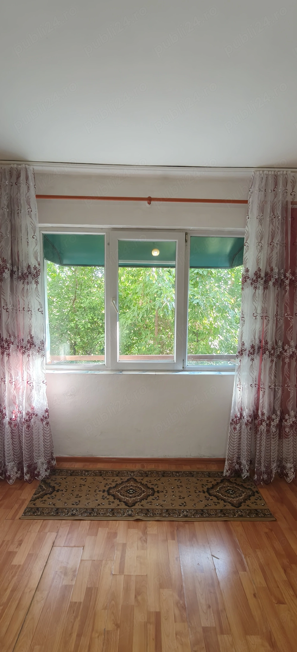 Garsoniera 25 mp - Barlad, zona Gradina Publica - Etaj 1 - 19.000 Euro