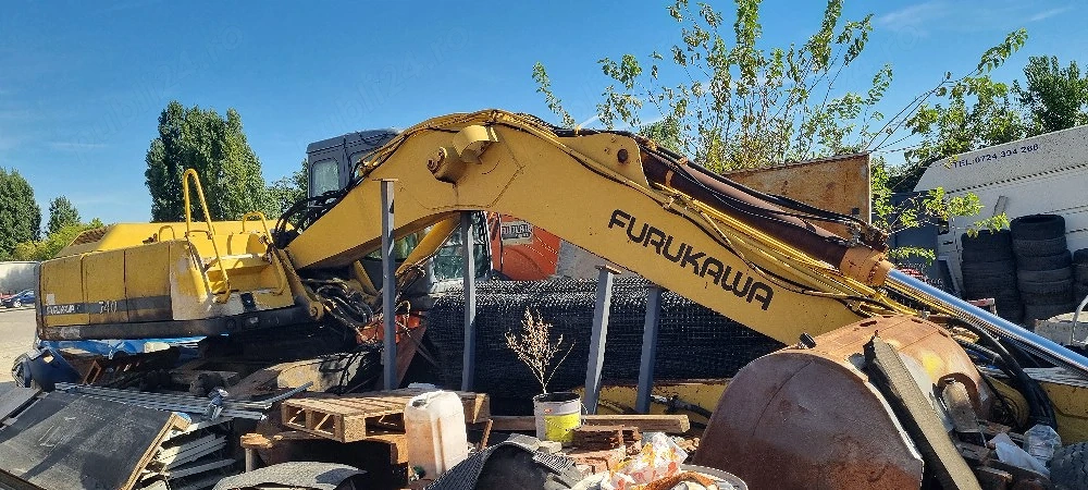 Excavator Furukawa 740 spre dezmembrare