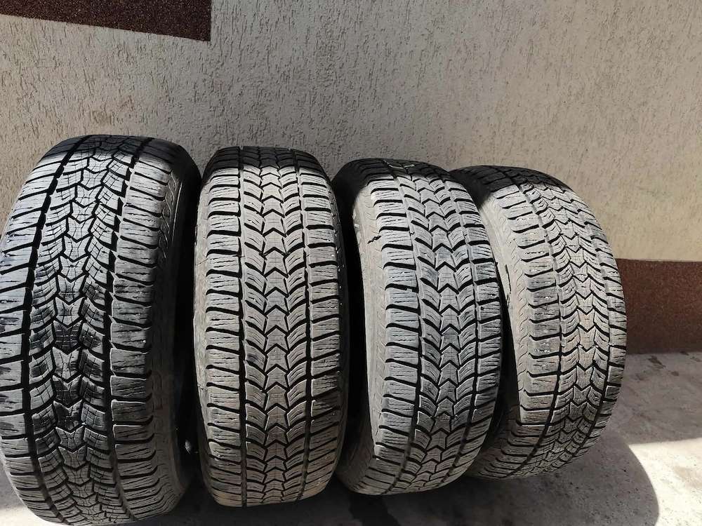 Anvelopa iarna Debica Frigo HP 2 215/65R16 98H