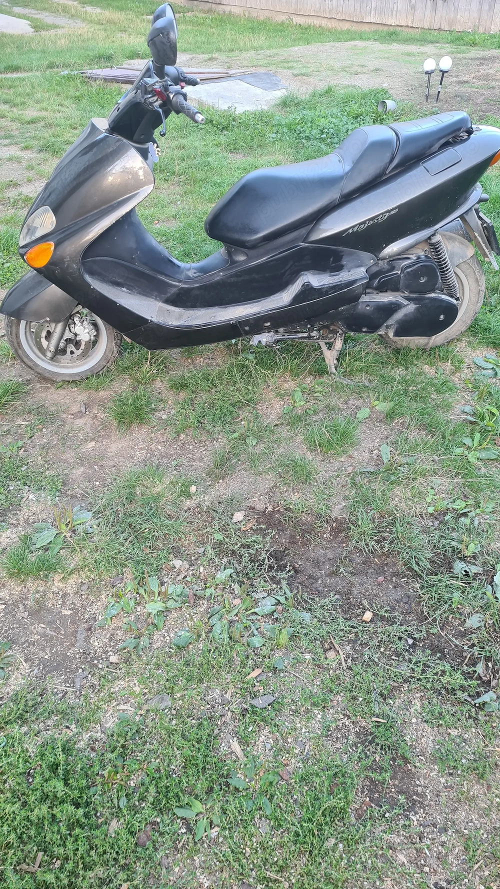 Vând  Yamaha majesty  125 motor defect