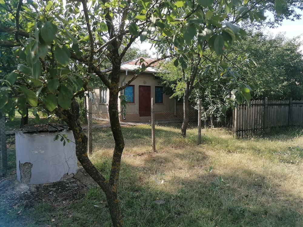 Vând casă din cărămidă