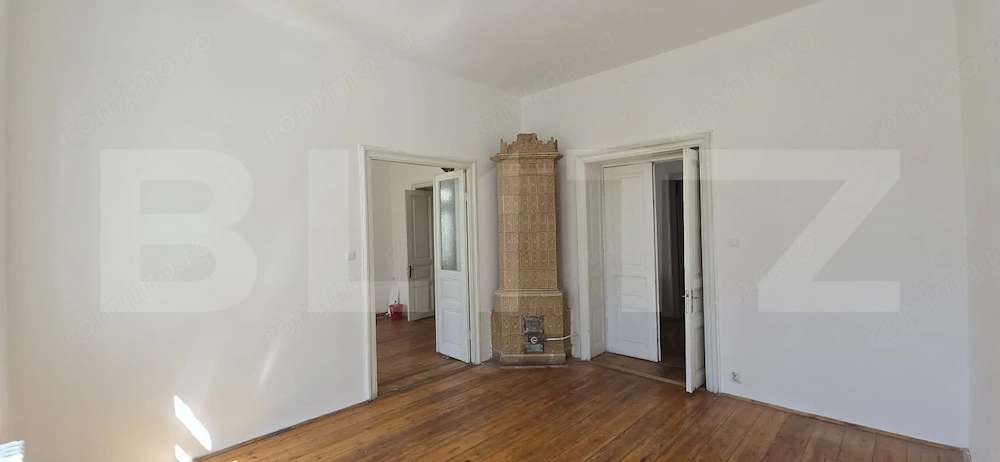 Casă boierească P+M, 7 camere, 227 mp utili, în zona centrală a Craiovei 