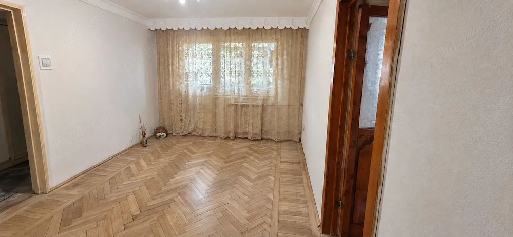 Apartament 3 camere, 55 mp, etaj 3   Micro 40, Galați   60.000   negociabil