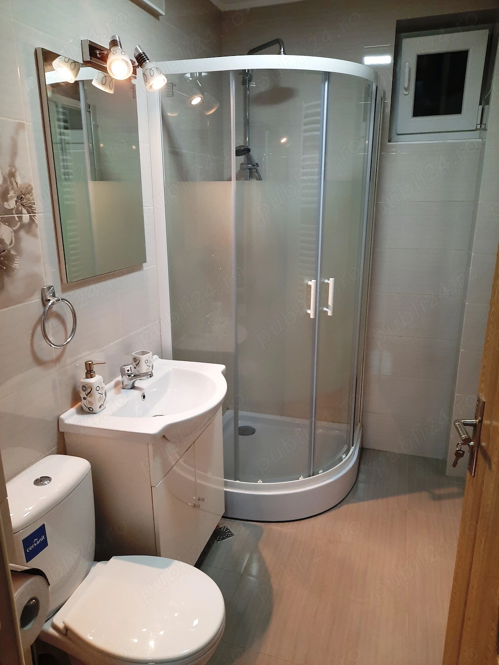 Inchiriez apartament langa Univeversitate, renovat complet 2 camere, etaj 2,  