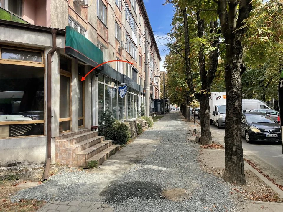 Spațiu comercial cu vitrină - Acces stradal - G. Coșbuc (zona Platou)