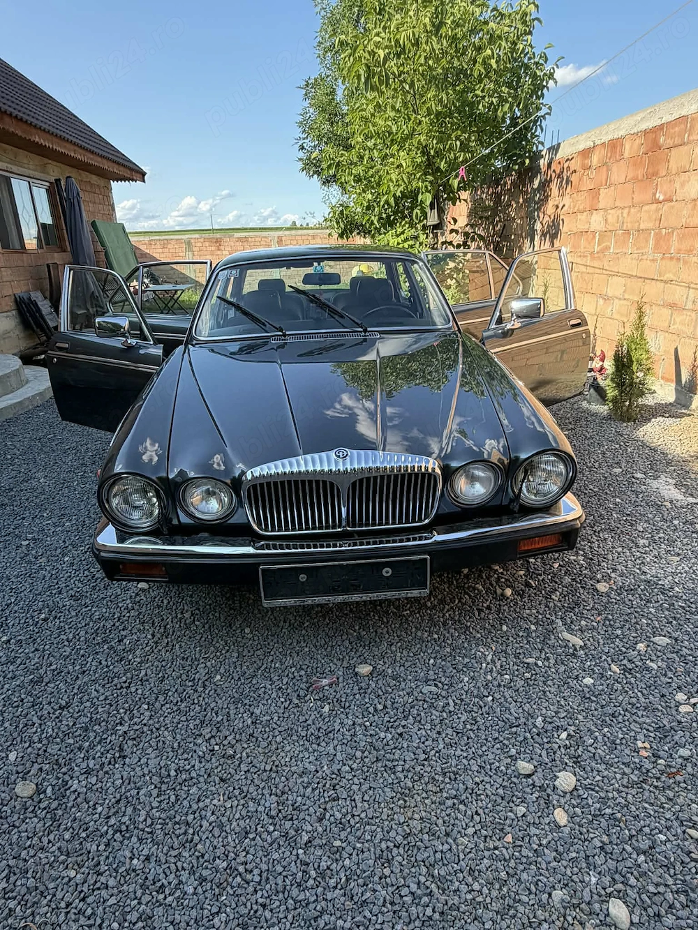 Vând Jaguar Daimler Double Six XJ