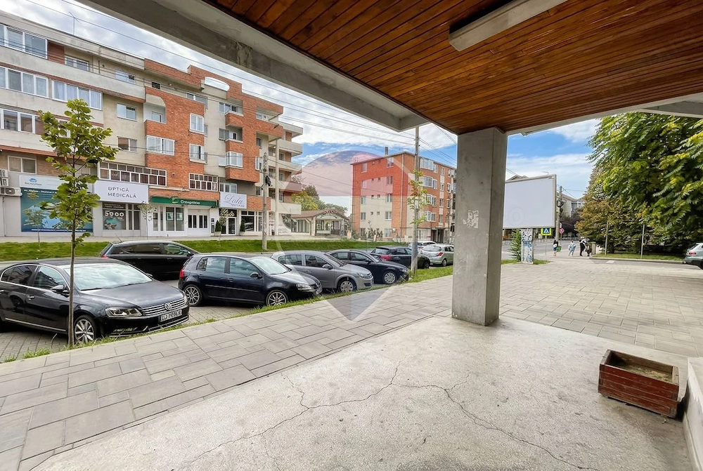Spațiu Comercial de Închiriat cu Terasă  | Central Turda | 100 mp