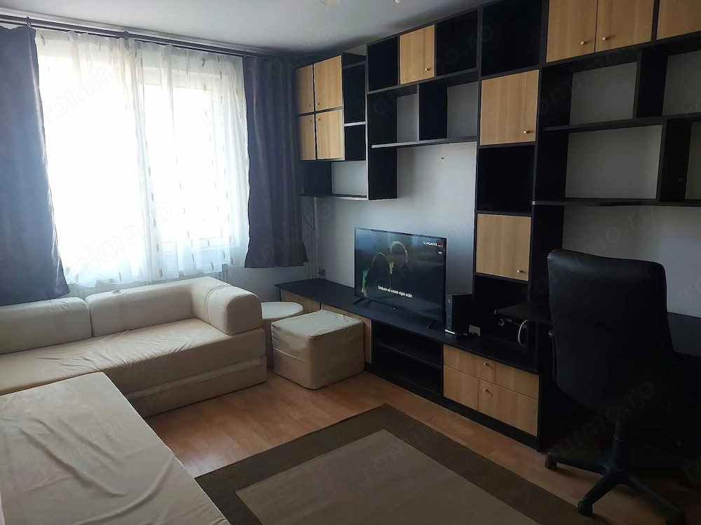 Inchiriez apartament cu 3 camere in Crangasi