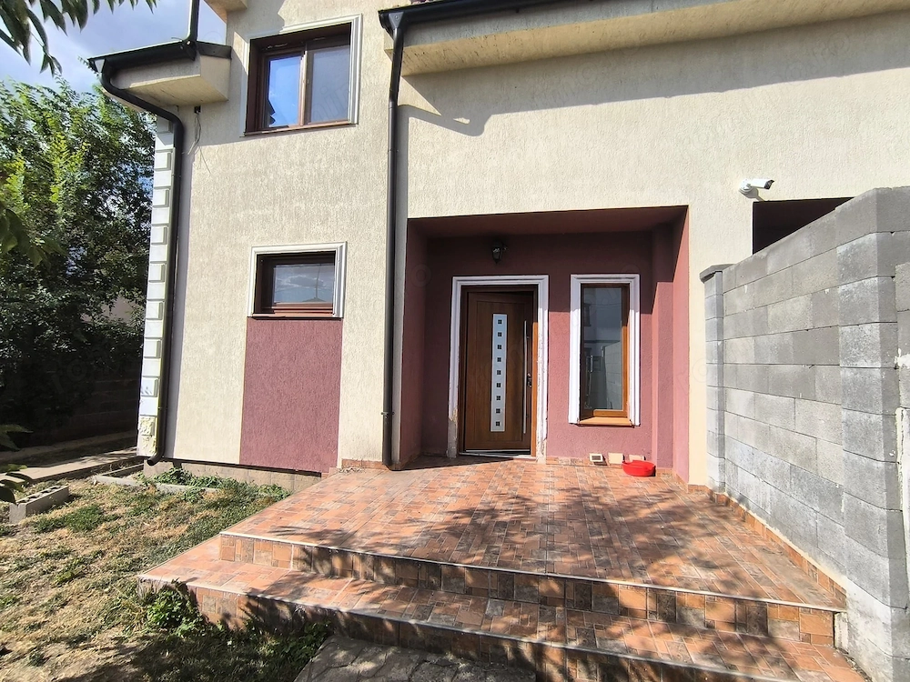 Duplex patru camere Dumbrăvița