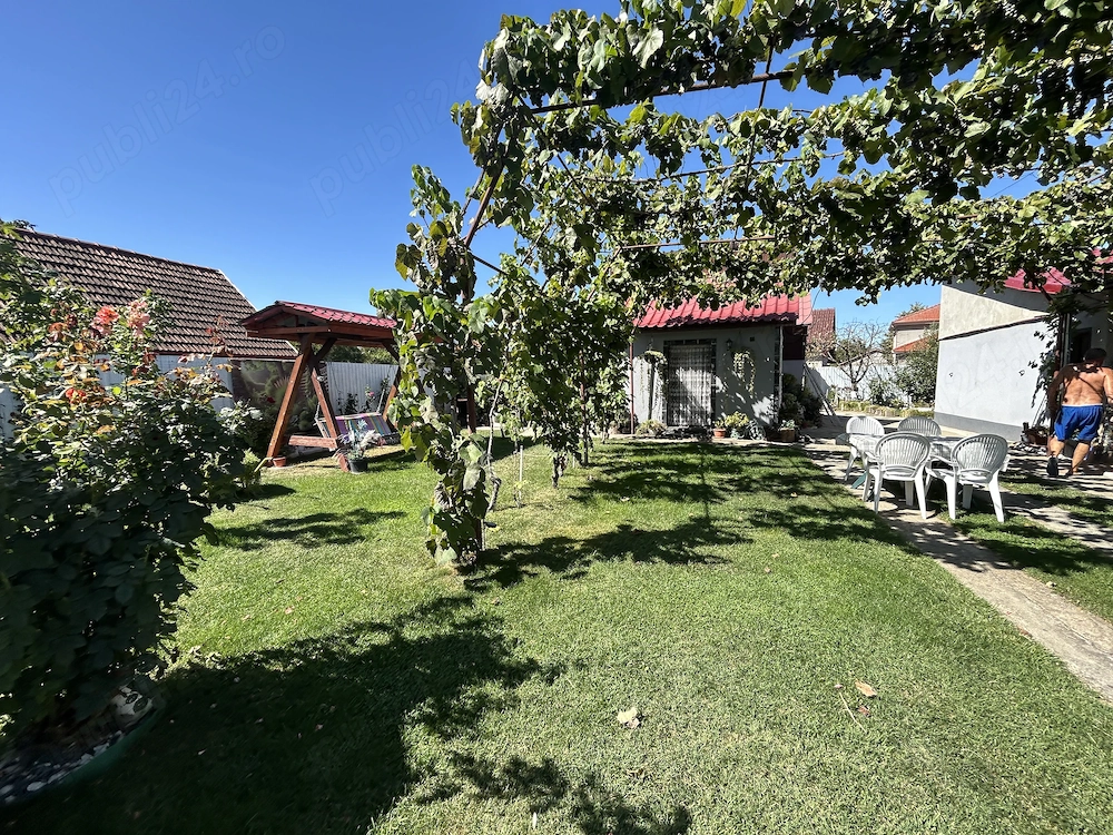 Vand casa,pretabil 2 familii,stare deosebita,st.922 mp.Zadareni-Bodrog