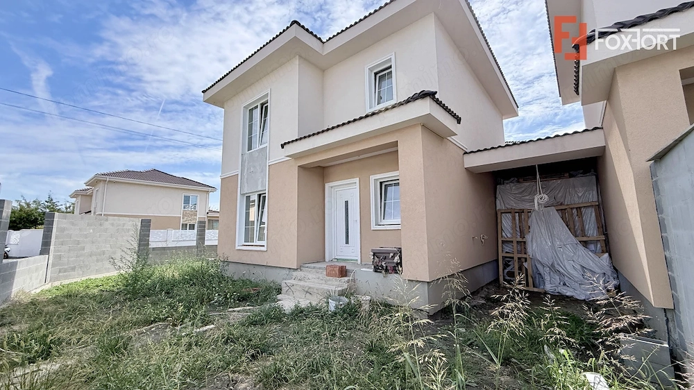 Duplex de vanzare, 4 camere despartit prin garaj - toate utilitatile Mosnita