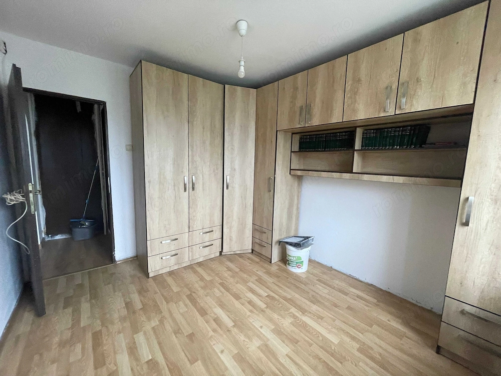 Vanzare Apartament 3 cam, etaj 7, bl anvelopat, 2 lifturi, centrala, Margeanului