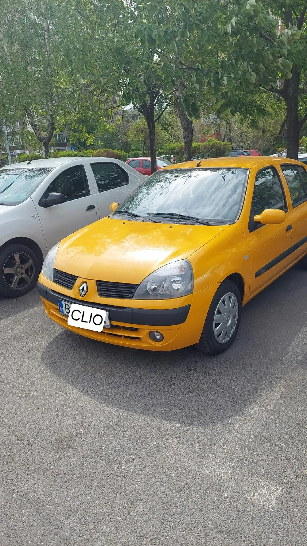 Raritate !! 4500 km reali 100 % - Renault Clio 1.4 benzina   Euro 5 000 EUR