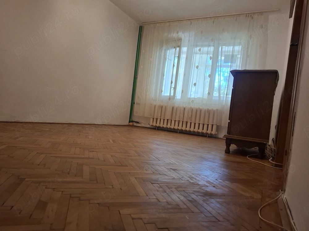Garsoniera cu balcon si beci