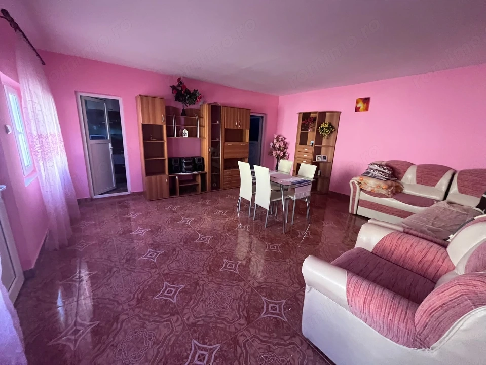 Casa de vanzare in Breasta, teren 400 mp