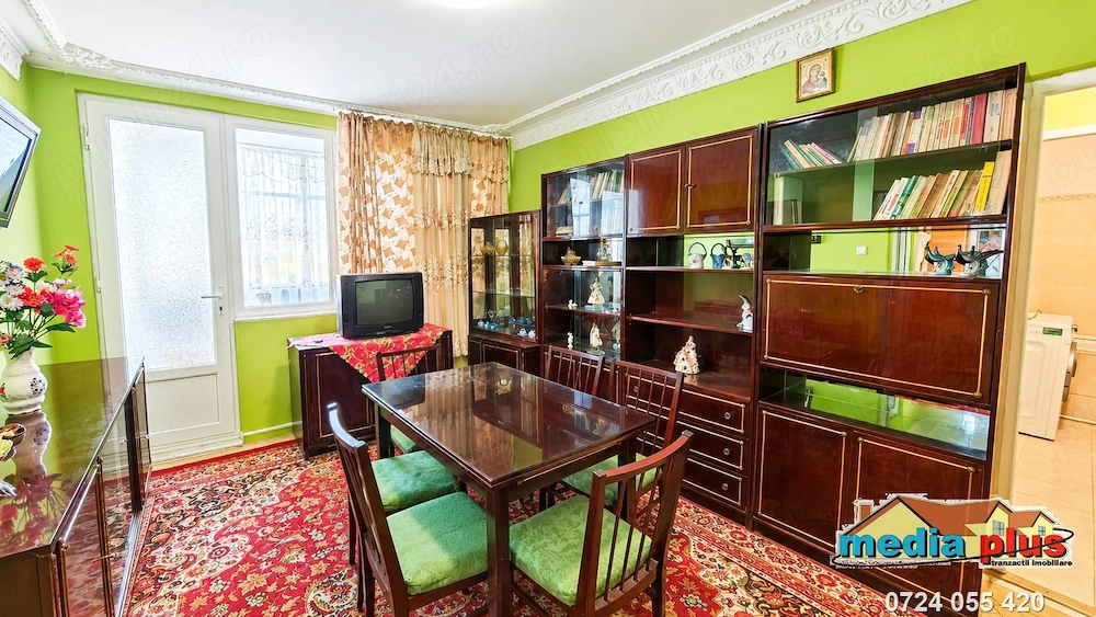 De vânzare   apartament cu 3 camere, zona Judecătoria Galați (Țiglina I)
