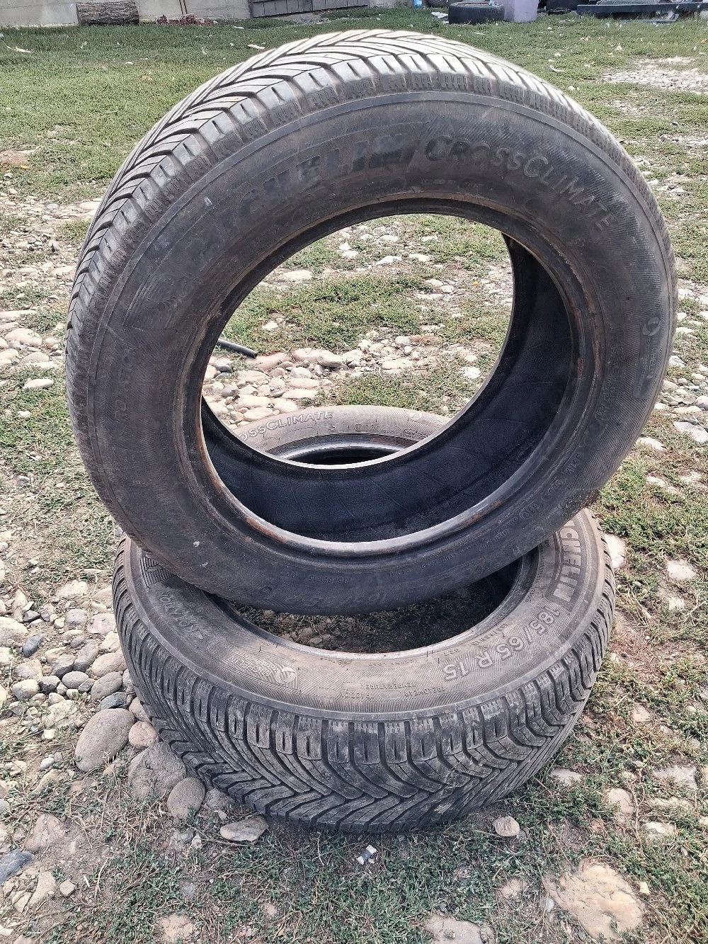 Vând anvelope 185/65 R15 all-season 