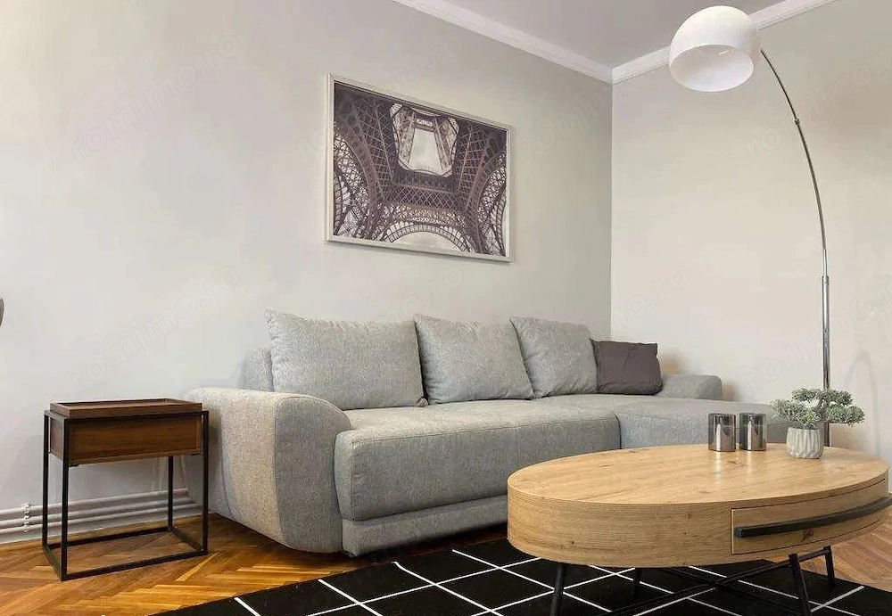 Apartament cu 2 camere, deosebit, in centrul orasului, spre inchiriere