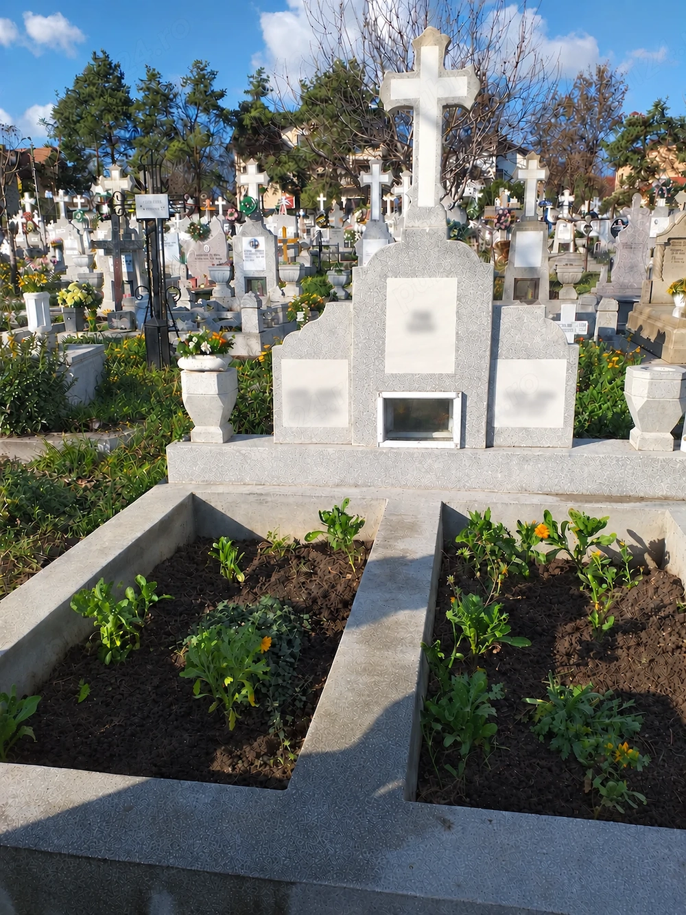 VÂND LOCURI DE VECI - Cimitirul ''Buna Vestire'' - Iași