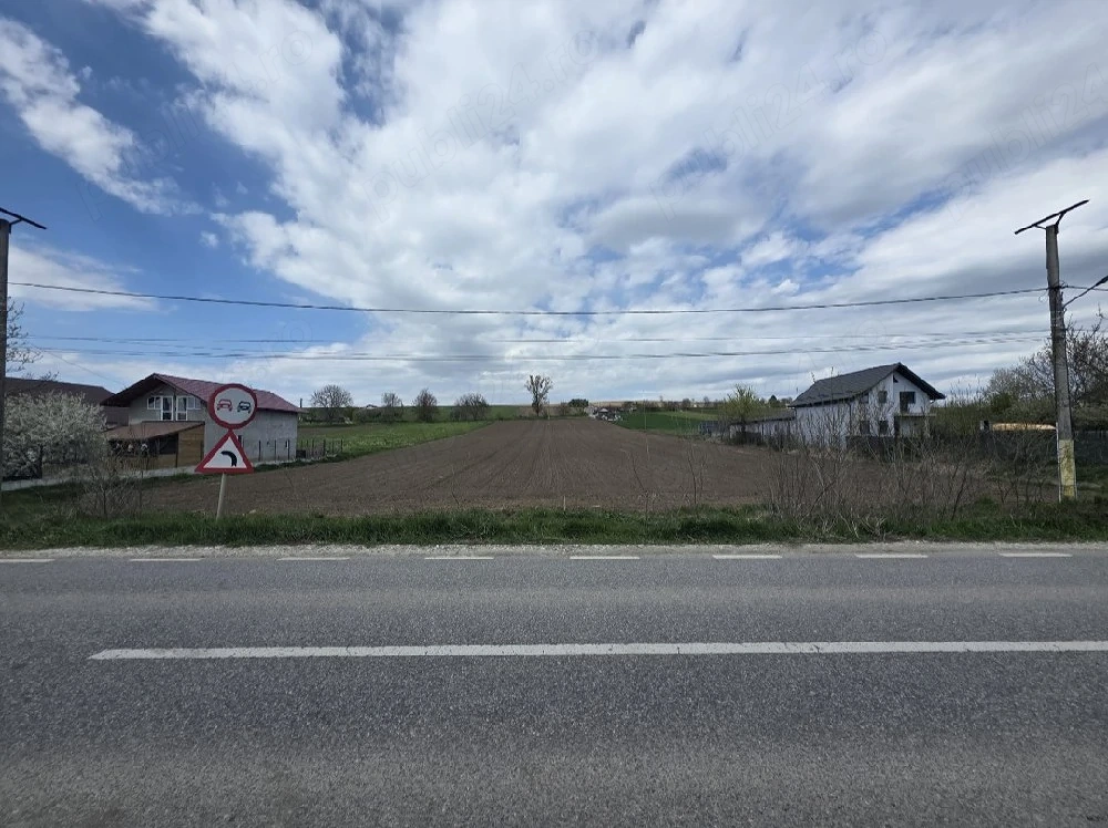 proprietar vand teren intravilan 11.750 mp com. Traian jud. Bacau