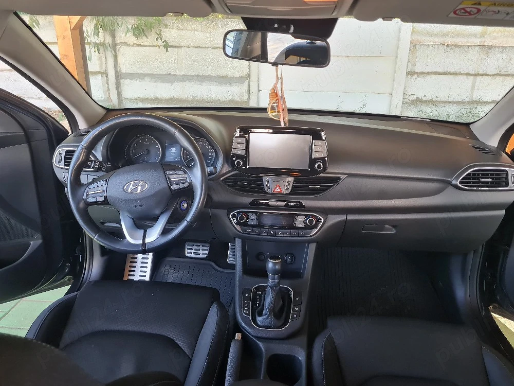 Vând Hyundai i30 full