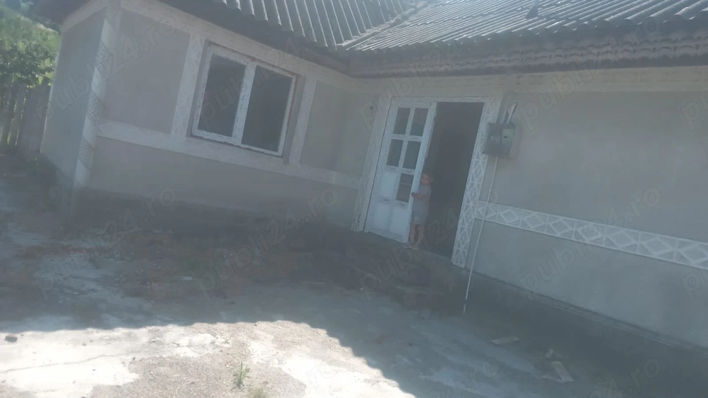 Vand casa la întrare in Homocea jud Vrancea 