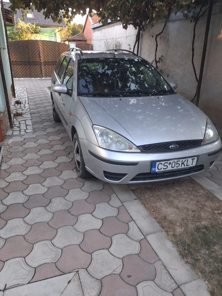 vind ford focus sau dezmembrez