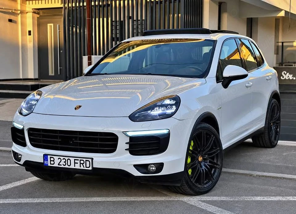2016 Porsche Cayenne S 420 CP 