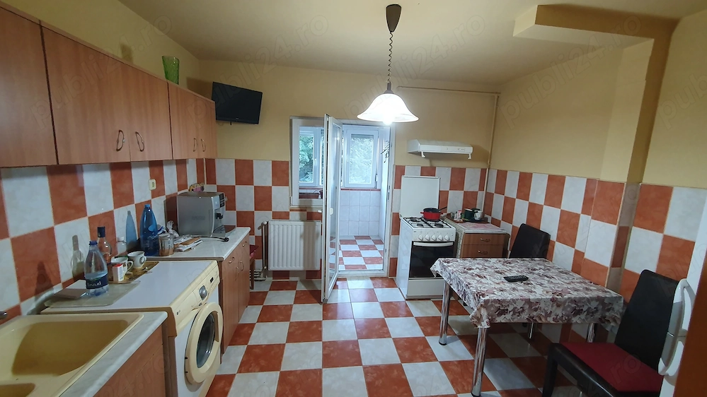 Proprietar.Vand apartament cu 2 camere et.2 zona Dorobantilor.