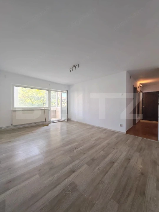 Apartament spațios, 4 camere, 2 bai, 2 balcoane,etaj intermediar,zona  Odobescu 