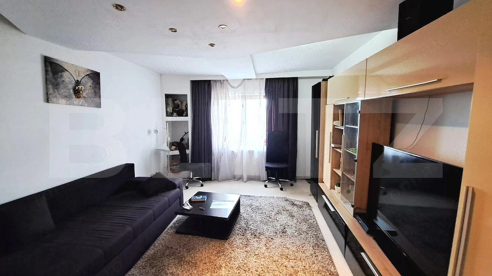 Apartament 4 camere decomandat, 77 mp utili + balcon, centrală – Tractorul