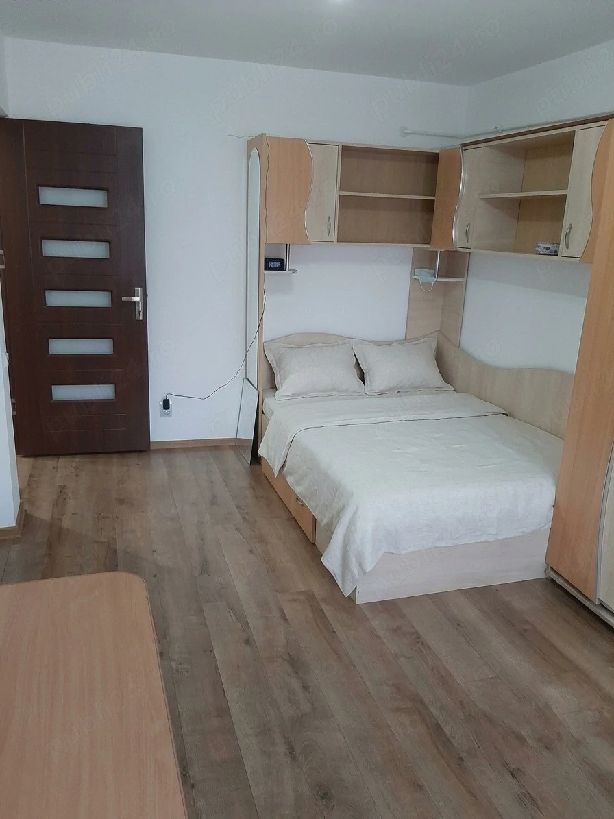 Vand garsonieră , complet mobilată și utilată, situată în cartierul Găvana 3
