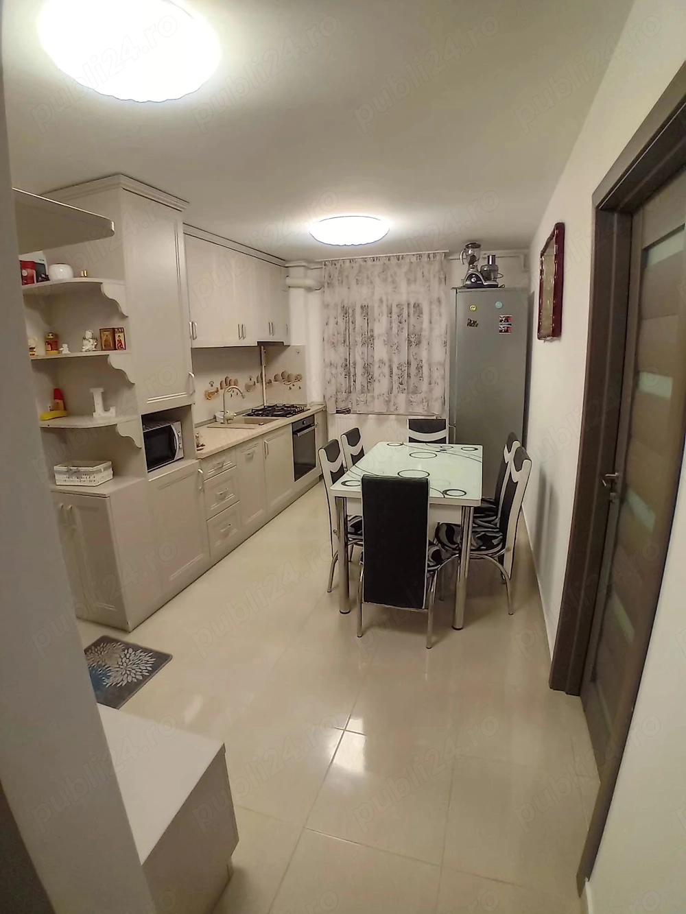 Proprietar. Ap. 4 camere, zona Piata Doina. Decomandat