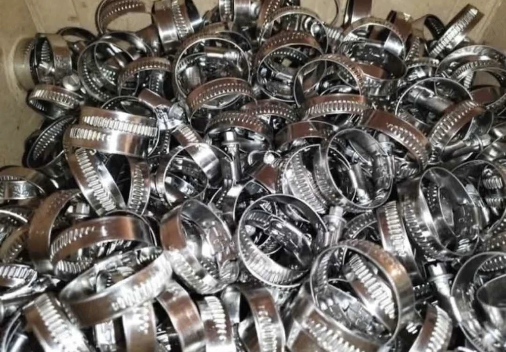 Vând diverse coliere din inox
