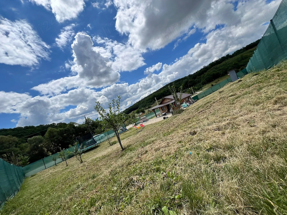 Vand teren plus cabana!
