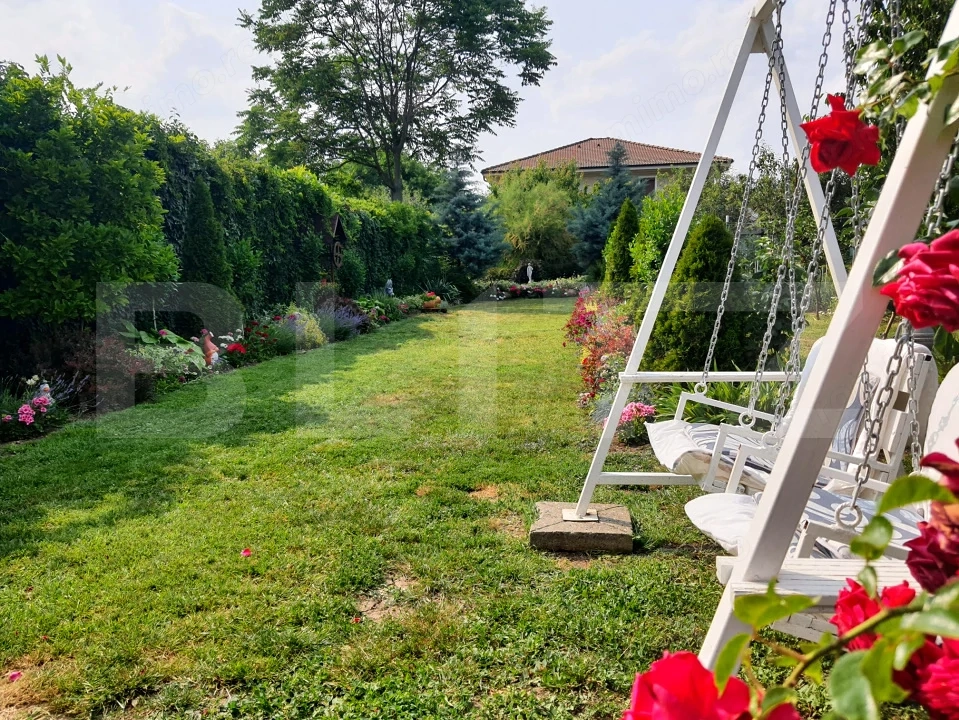 Casă individuală cu anexă locuibilă și grădină, Dumbrăvița
