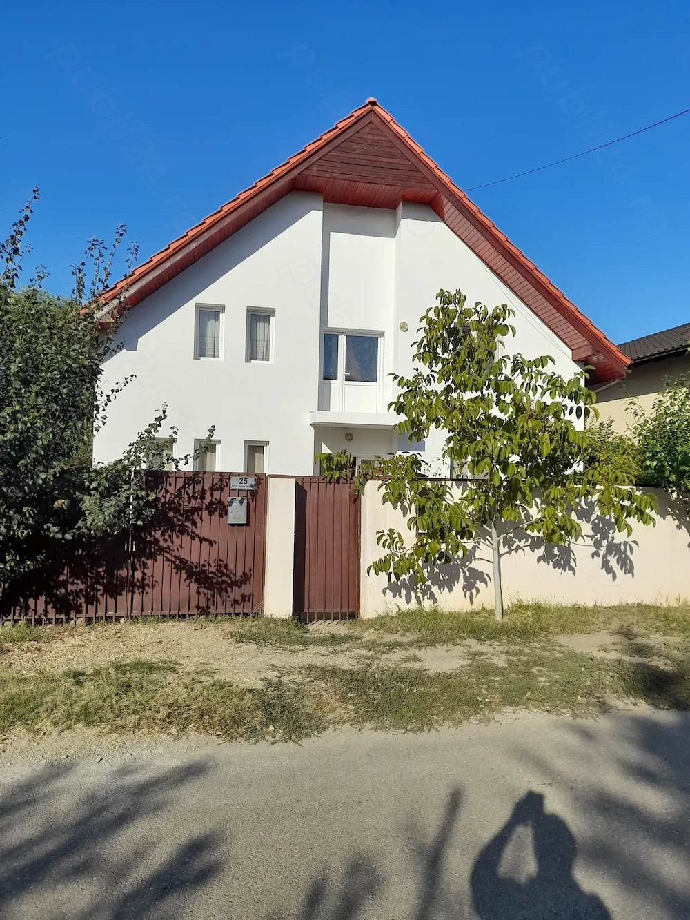 Ap3 camere la casa în ciarda rosie