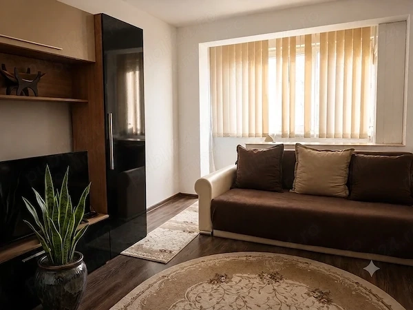 Închiriez apartament 3 camere decomandat