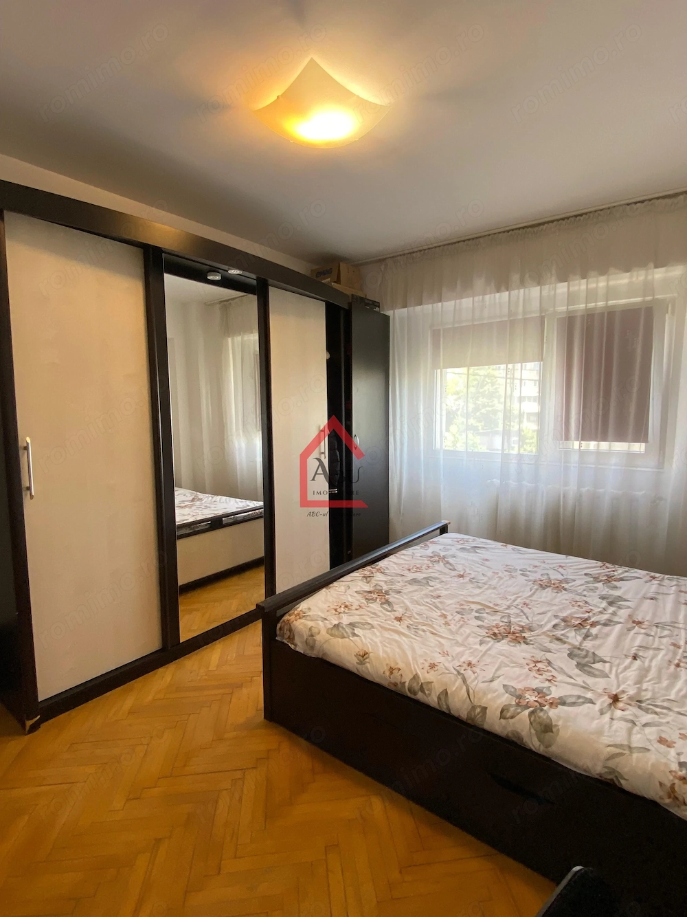 Apartament cu 4 camere, Decomandat, Pacurari-Petru Poni