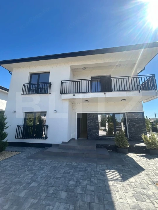 Vila de vanzare, 300 mp, teren 650 mp, zona Crevedia