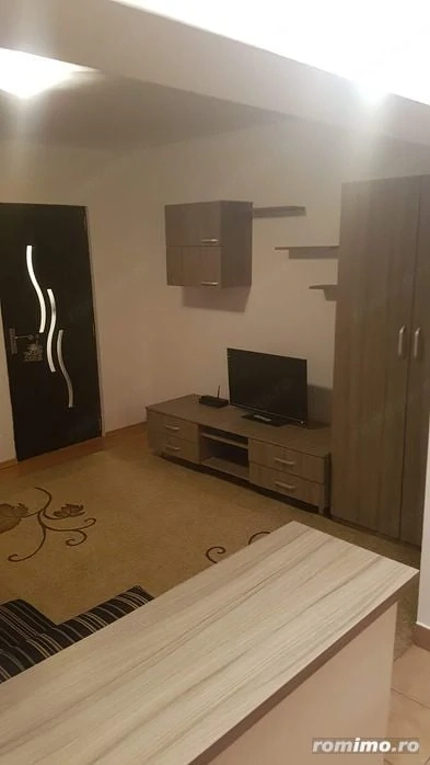 Garsoniera de inchiriat in zona Crangasi