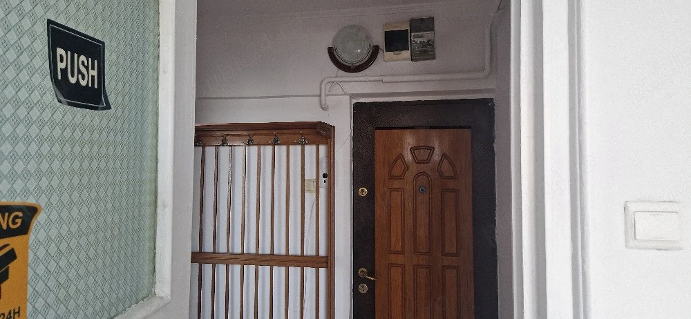 închiriez apartament 
