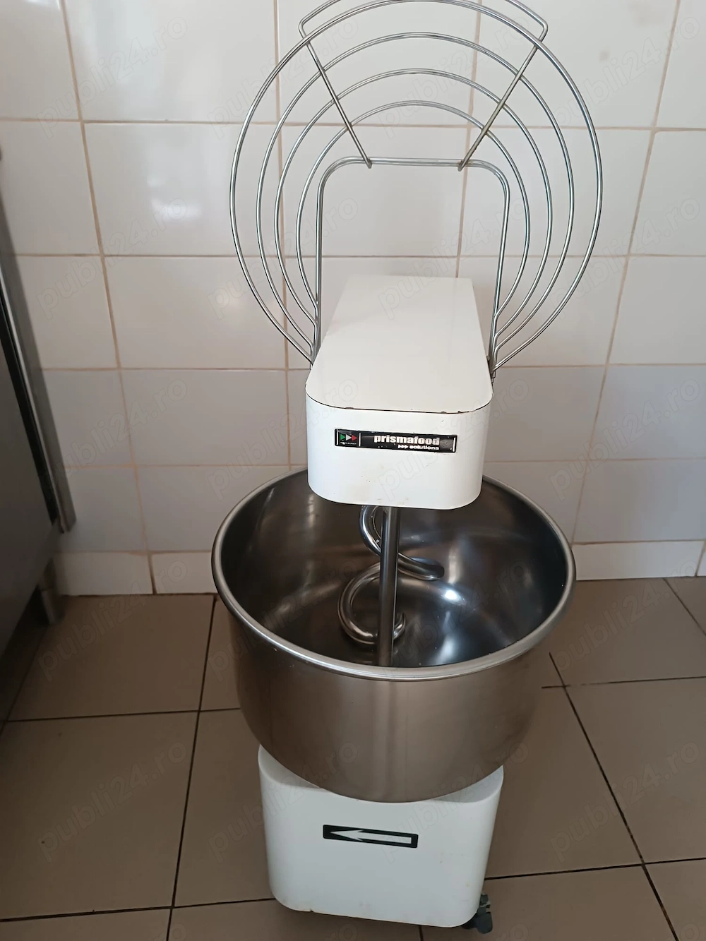 VAND MALAXOR DE PIZZA Italia, 25 L, cumparat nou de  la BILANCIA, capacitate mare, 500 EURO