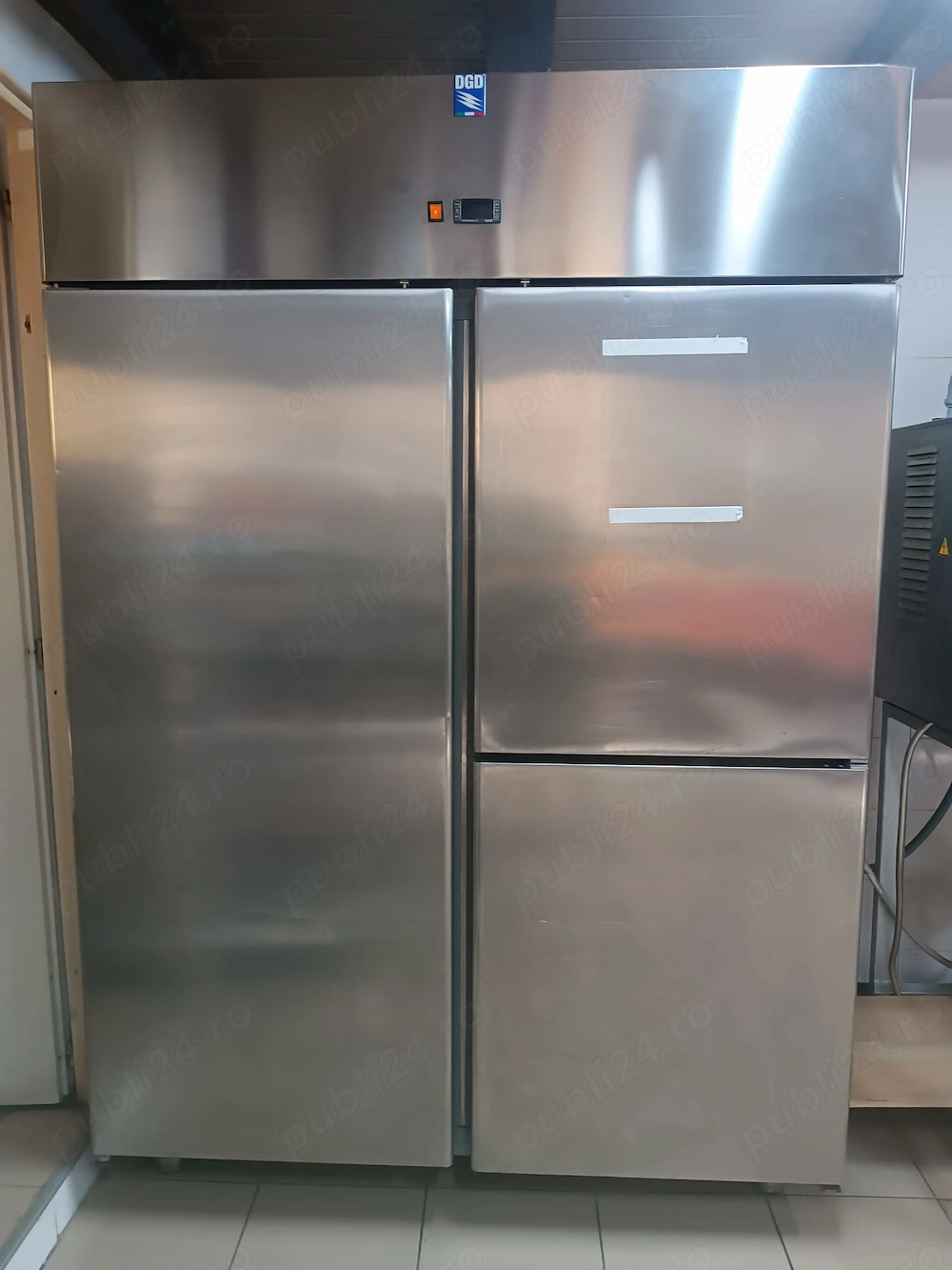 Vand frigider profesional italian inox 3 usi separate , capacitate mare de 1600 l = 1300 euro