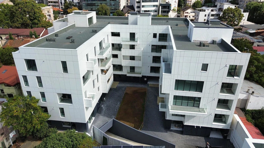 Unirii - Decebal, bloc nou, studio 37mp cu gradina 50mp, centrala termică proprie, proprietar 